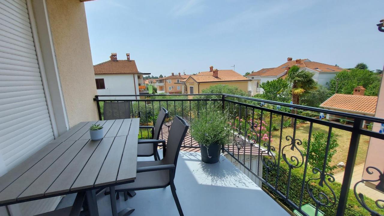 Apartments Kivi Новиград Экстерьер фото