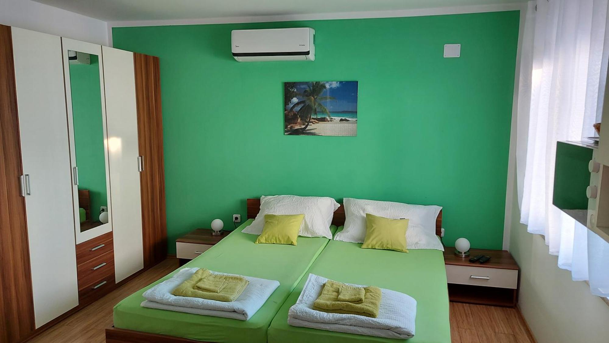 Apartments Kivi Новиград Экстерьер фото