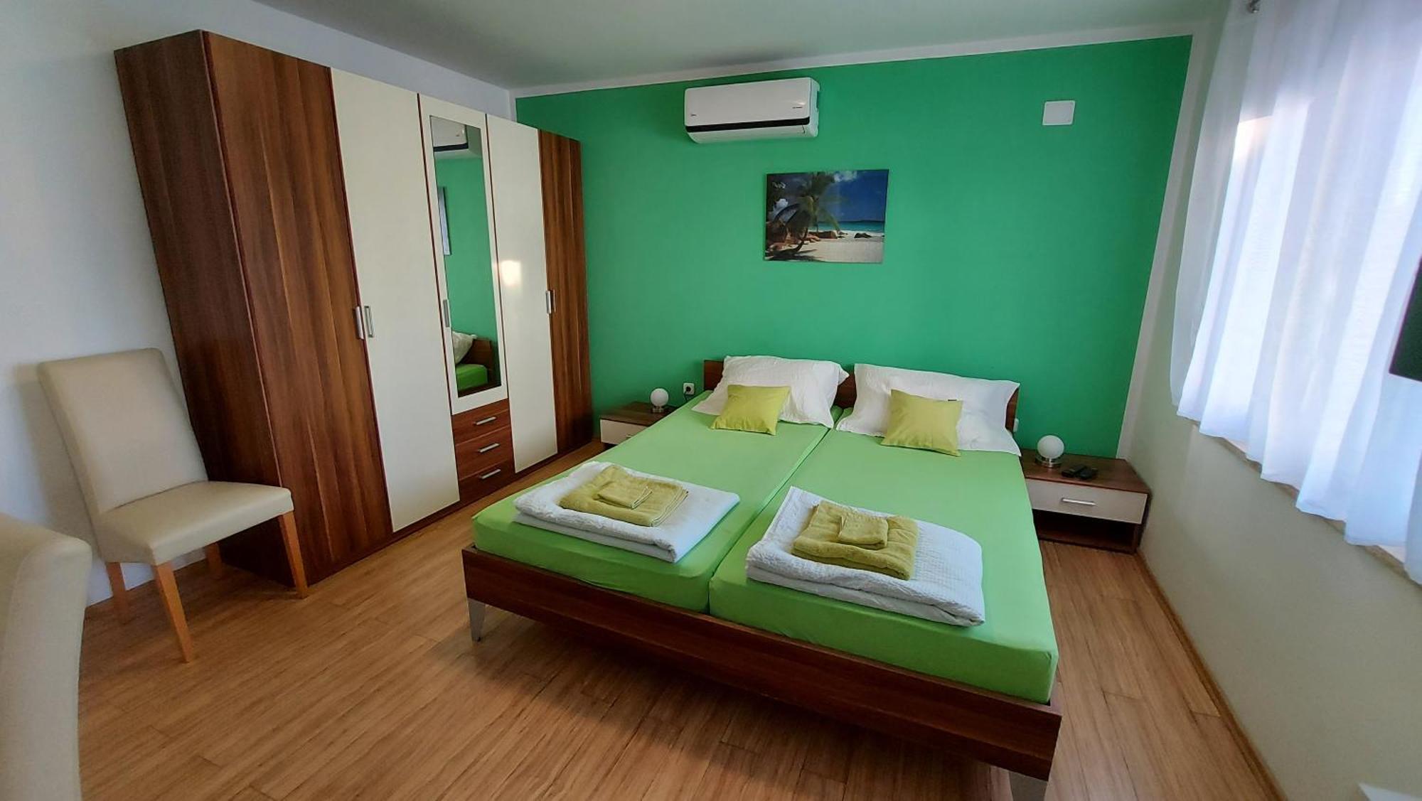 Apartments Kivi Новиград Экстерьер фото