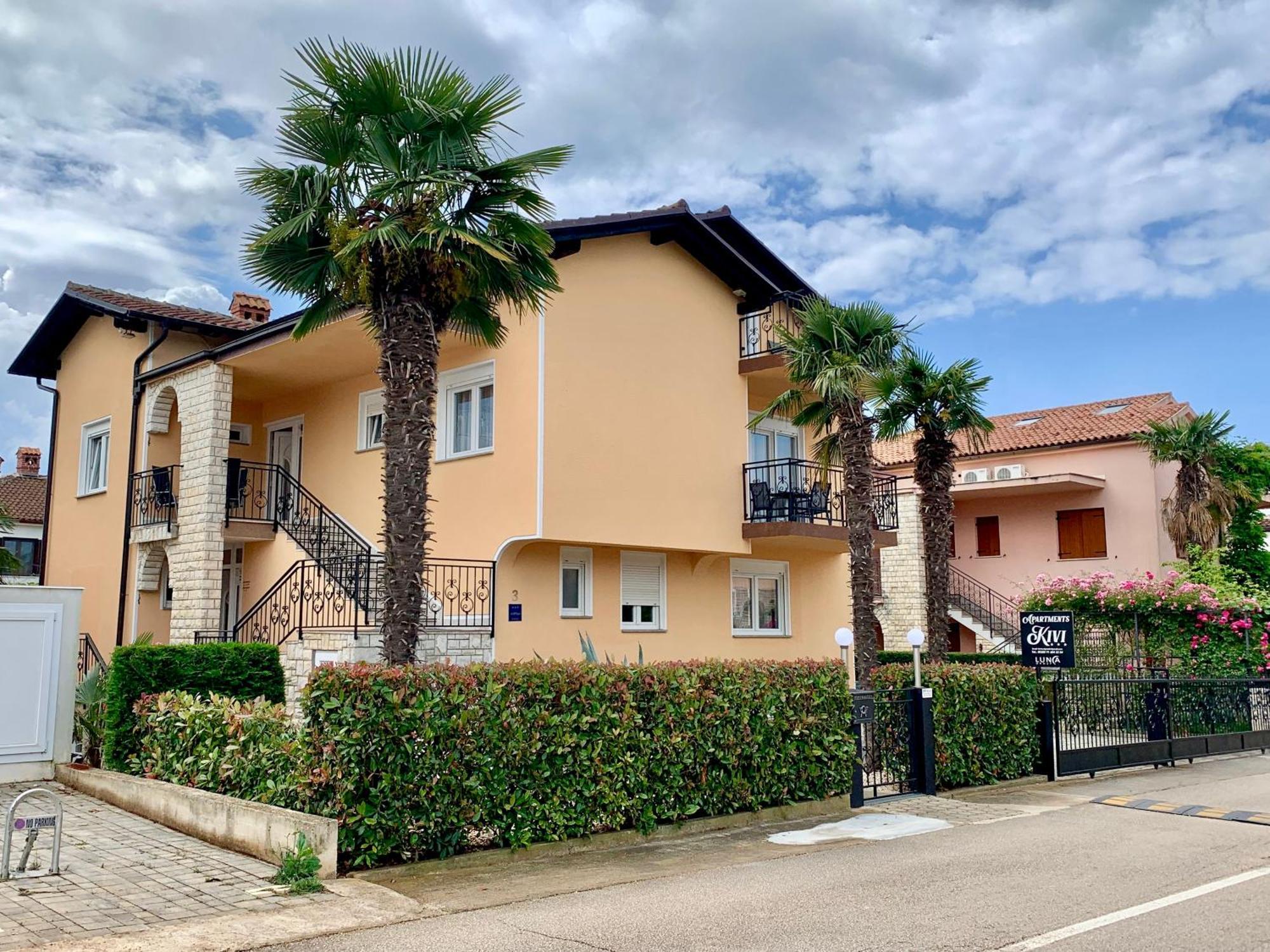 Apartments Kivi Новиград Экстерьер фото