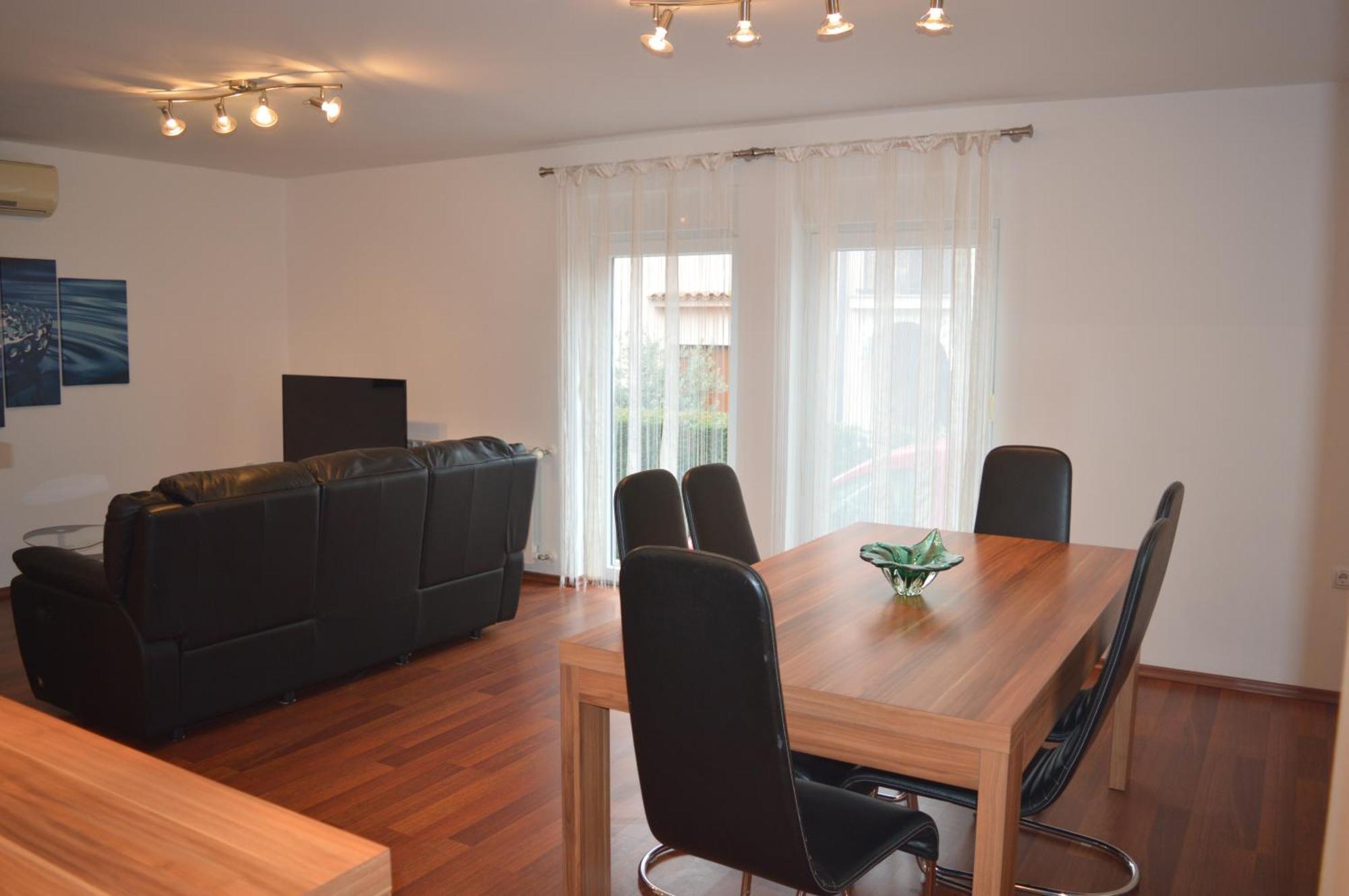 Apartments Kivi Новиград Экстерьер фото